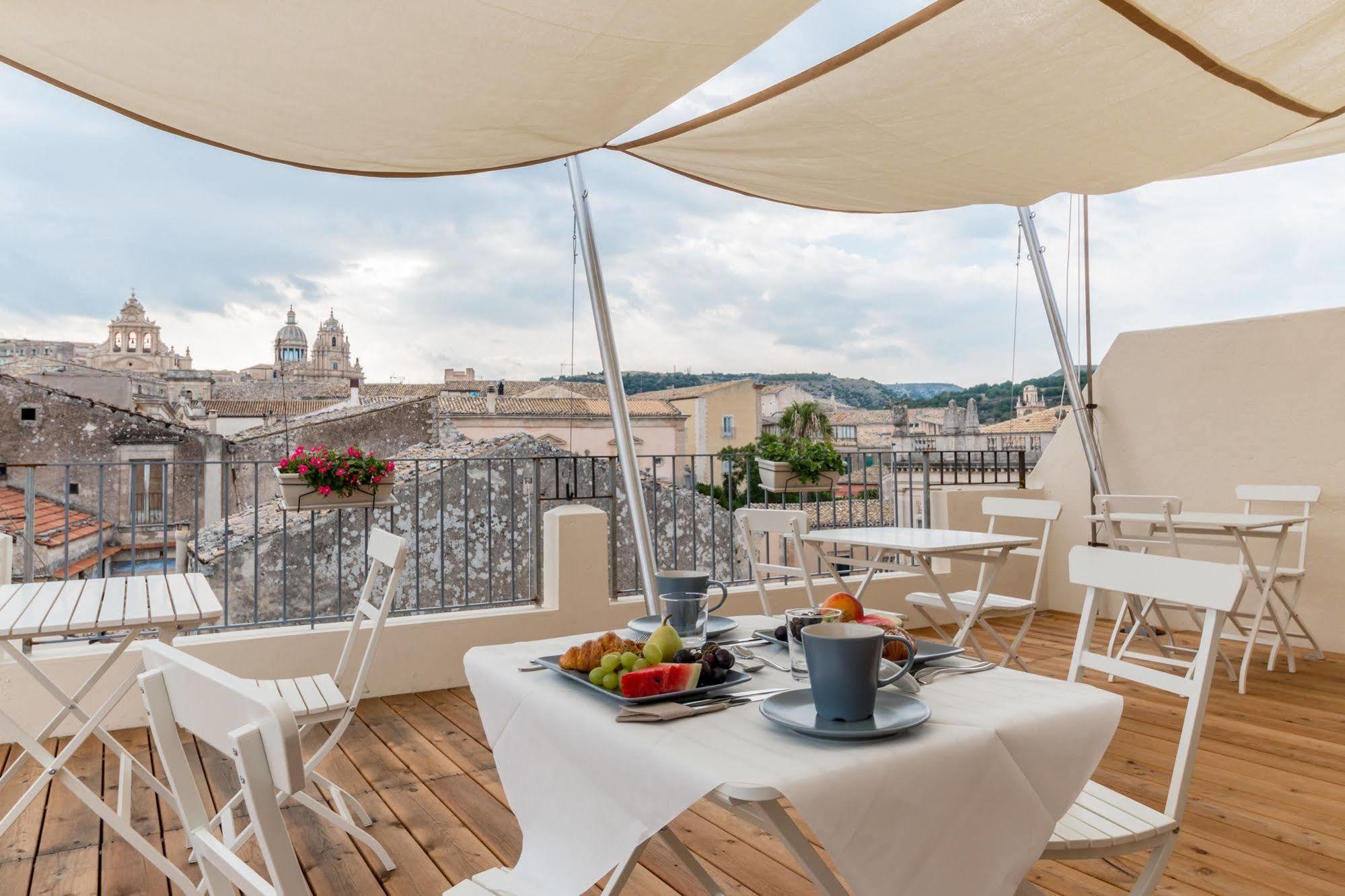 Terrazza Dei Sogni Bed & Breakfast Ragusa Ngoại thất bức ảnh